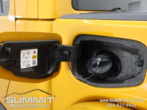 New 2026 Jeep Gladiator Mojave w/ Safety Group AWD/4WD image 33