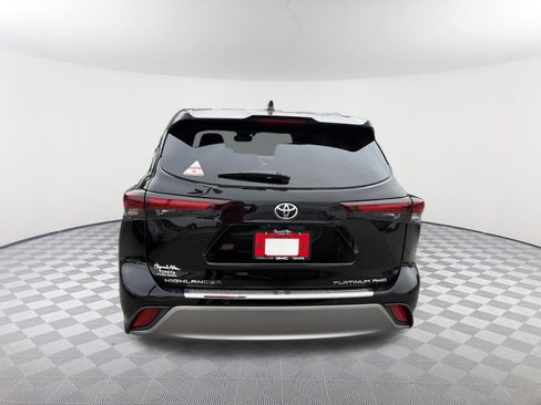 New 2026 Toyota Highlander Platinum image 6