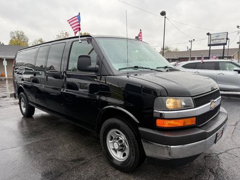 Used 2017 Chevrolet Express 3500 LT w/ LT Preferred Equipment Group image 4