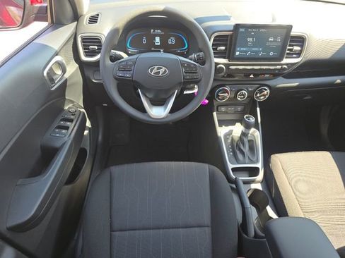 New 2026 Hyundai Venue SE FWD image 3
