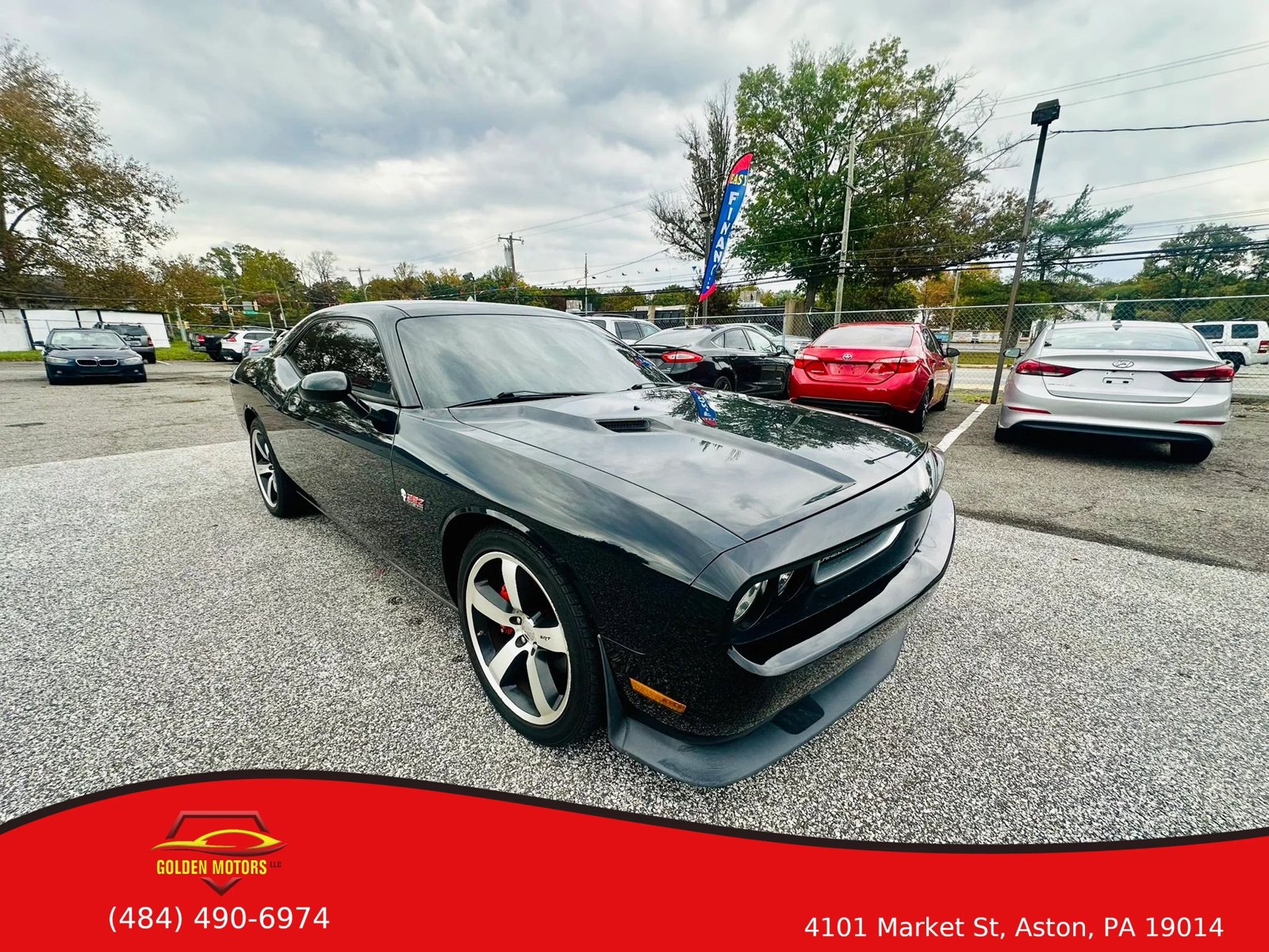 Used 2012 Dodge Challenger SRT8 RWD image 9