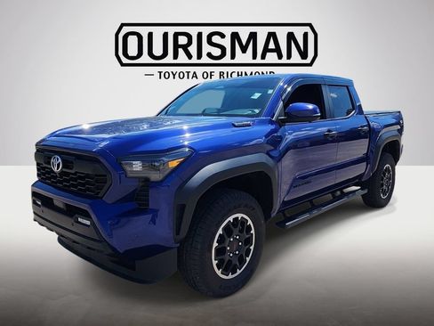 Used 2025 Toyota Tacoma TRD Off-Road w/ TRD Off Road Premium Package AWD/4WD image 3