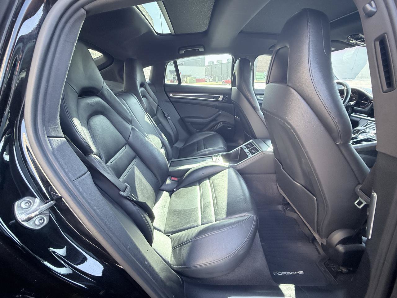 Used 2020 Porsche Panamera RWD image 12