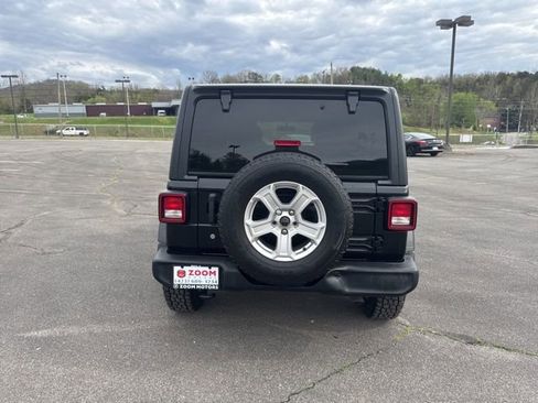 Used 2018 Jeep Wrangler Unlimited Sport S AWD/4WD image 7