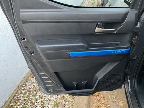 Used 2025 Toyota Tacoma SR5 image 18