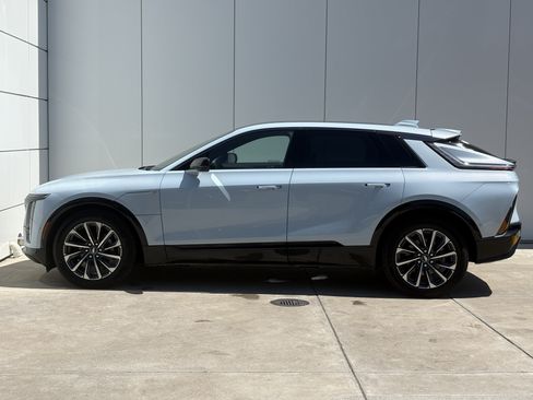 Certified 2024 Cadillac Lyriq Sport AWD/4WD image 4