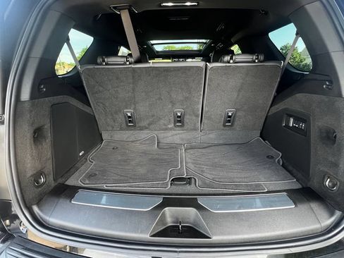 Used 2025 Cadillac Escalade Premium Luxury AWD/4WD image 23