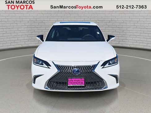 Used 2021 Lexus ES 300h w/ Premium Package image 2