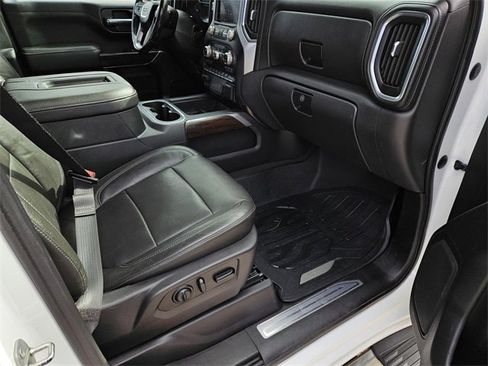 Used 2019 GMC Sierra 1500 SLT w/ SLT Premium Package image 9