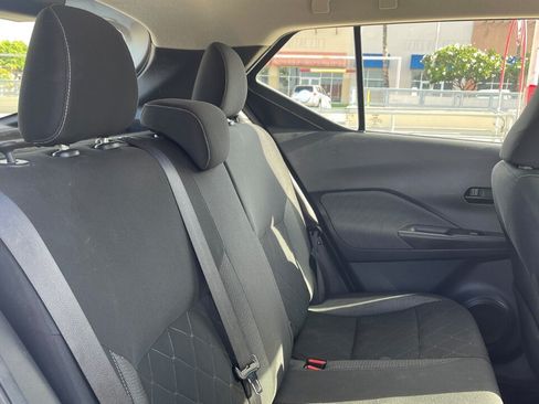 Used 2018 Nissan Kicks S FWD image 17