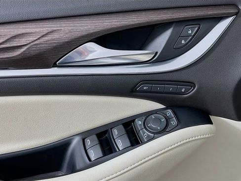 Used 2023 Buick Enclave Avenir w/ Avenir Technology Package image 9