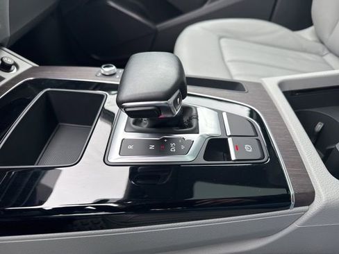 Used 2022 Audi Q5 2.0T Premium w/ Convenience Package image 18