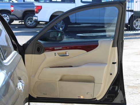 Used 2010 Lexus LS 460 RWD image 7