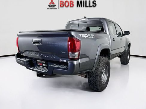 Used 2017 Toyota Tacoma TRD Sport w/ Tow Package (A/T) AWD/4WD image 7