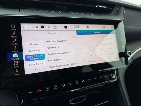 New 2026 Jeep Grand Cherokee Altitude image 31