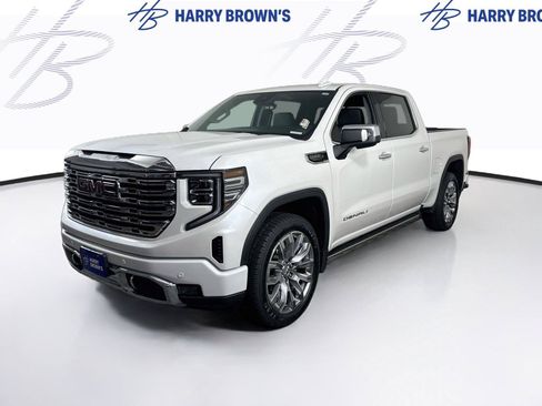 Used 2024 GMC Sierra 1500 Denali w/ Denali Reserve Package AWD/4WD image 1