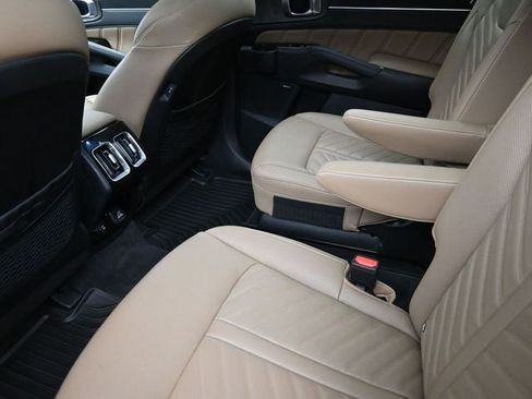 Used 2025 Kia Sorento SX Prestige w/ Olive Brown Leather Package image 21