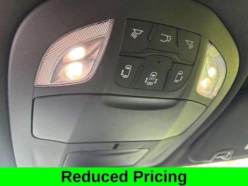 Used 2023 Chrysler Pacifica Touring FWD image 26