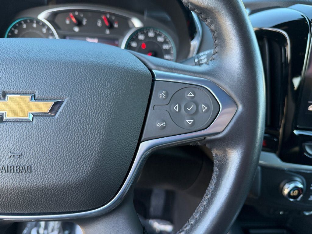 Used 2022 Chevrolet Traverse LT AWD/4WD image 17