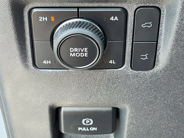 Used 2025 Ford Expedition Active AWD/4WD image 34