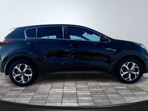 Used 2020 Kia Sportage LX image 16