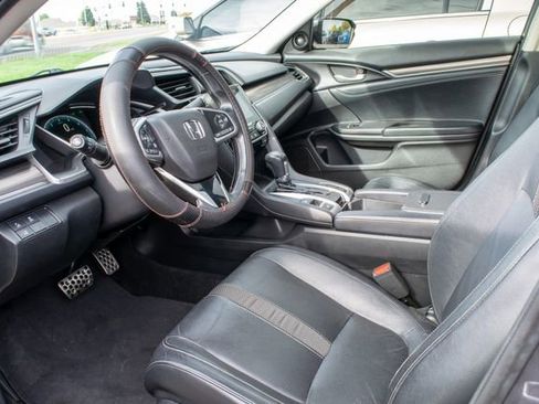 Used 2019 Honda Civic Touring image 12