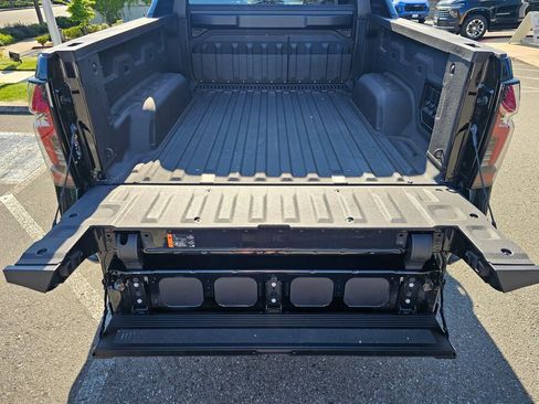 Used 2025 Chevrolet Silverado EV RST AWD/4WD image 13