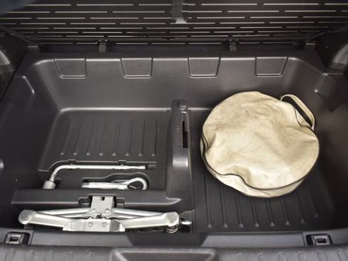 Used 2012 Nissan Juke SV image 35