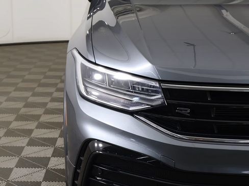 Used 2023 Volkswagen Tiguan SE R-Line FWD image 13