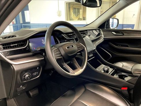 Used 2024 Jeep Grand Cherokee Limited 4xe AWD/4WD image 8