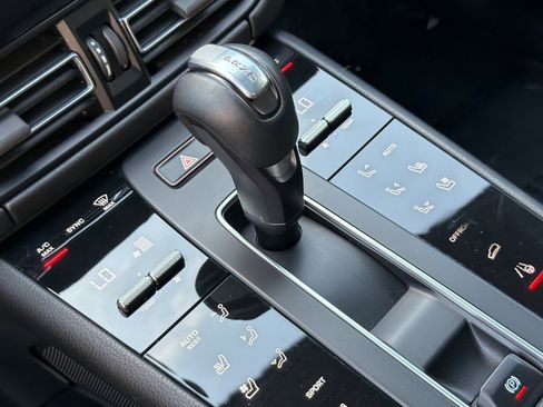 Used 2022 Porsche Macan S w/ Premium Package Plus AWD/4WD image 21