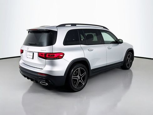 Used 2023 Mercedes-Benz GLB 250 4MATIC image 9