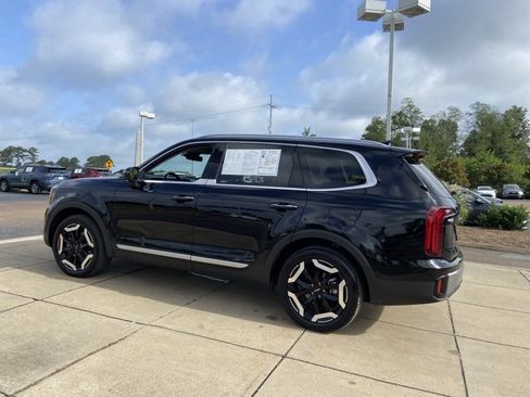Used 2025 Kia Telluride S FWD image 10