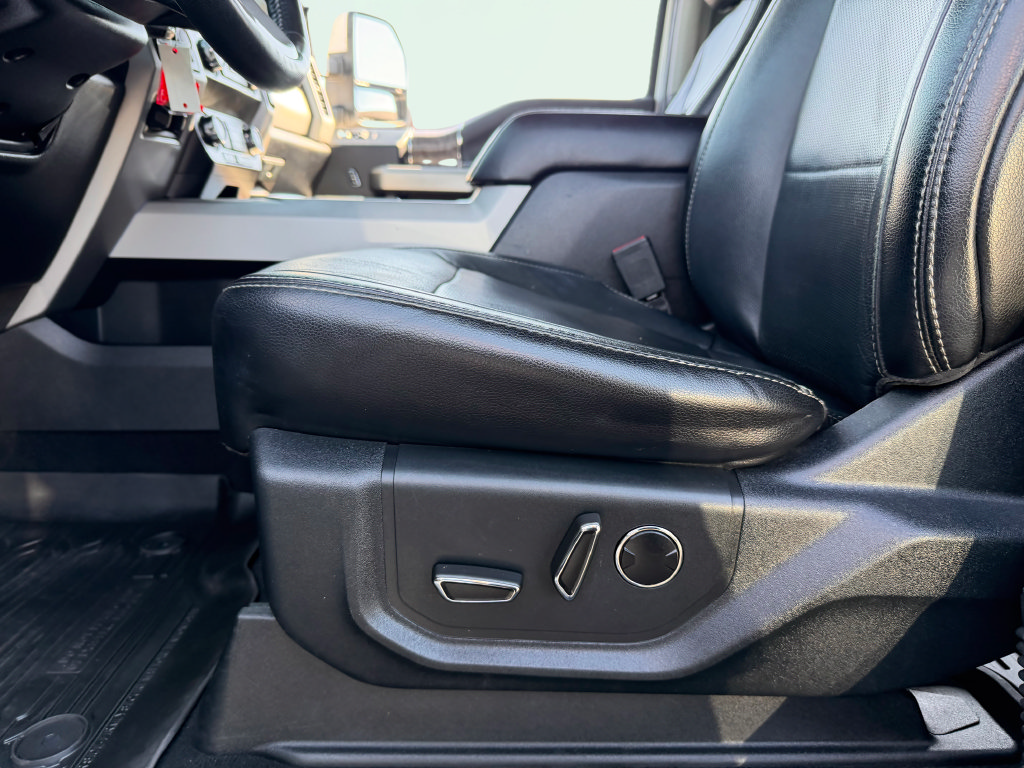 Used 2019 Ford F250 Lariat w/ Lariat Value Package AWD/4WD image 25