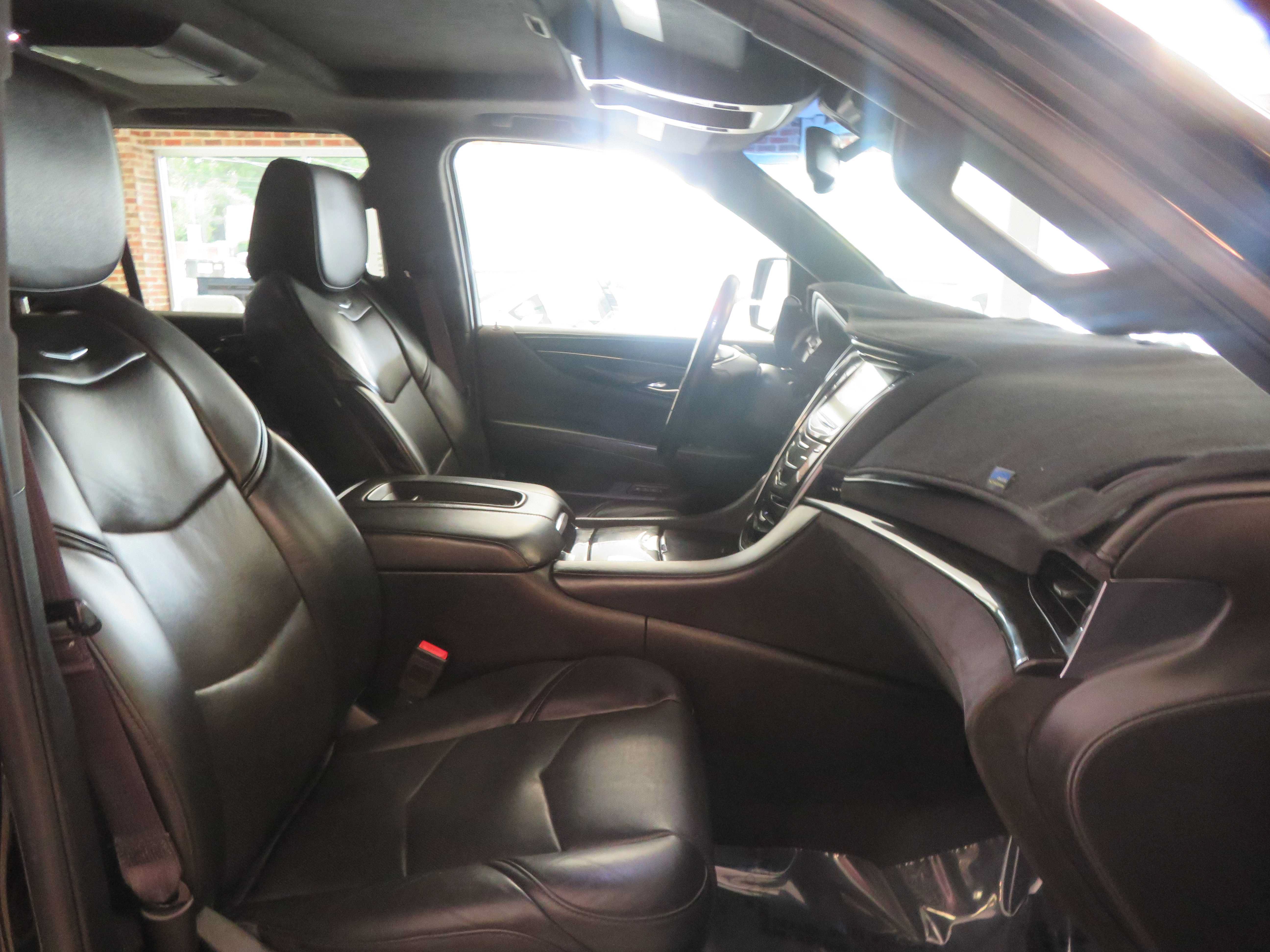 Used 2016 Cadillac Escalade ESV Platinum AWD/4WD image 28
