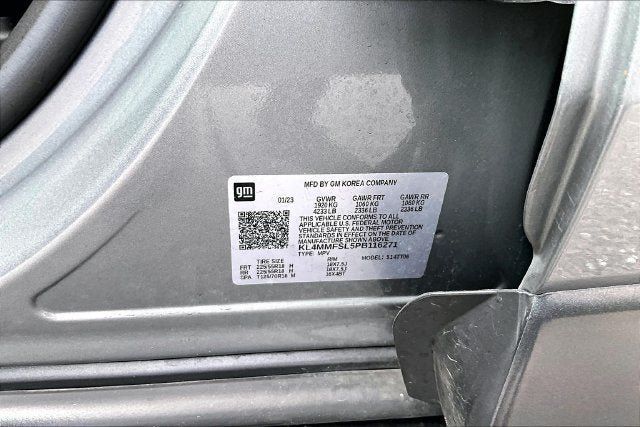 Used 2023 Buick Encore GX Essence w/ Experience Buick Package FWD image 3