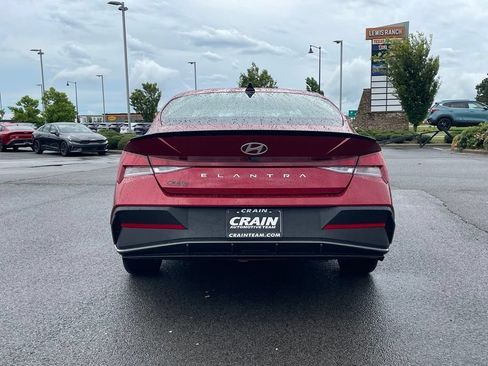 Used 2025 Hyundai Elantra Sport FWD image 6