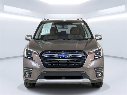 Used 2023 Subaru Forester Touring image 2