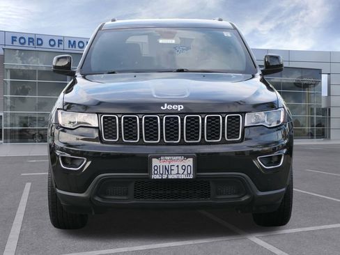 Used 2021 Jeep Grand Cherokee Laredo image 9