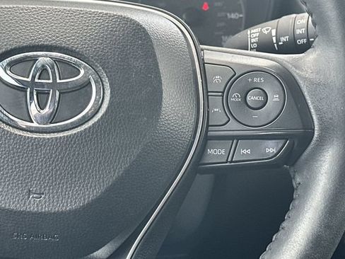 Used 2024 Toyota Corolla Cross LE w/ Moonroof Package FWD image 11