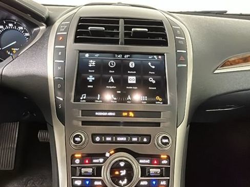 Used 2018 Lincoln MKZ Reserve w/ Climate Package FWD image 22