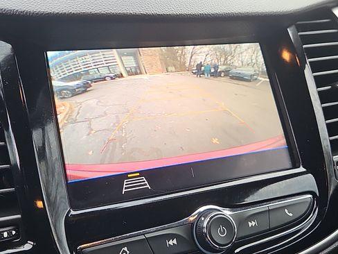 Used 2022 Chevrolet Trax LT w/ Driver Confidence Package image 8