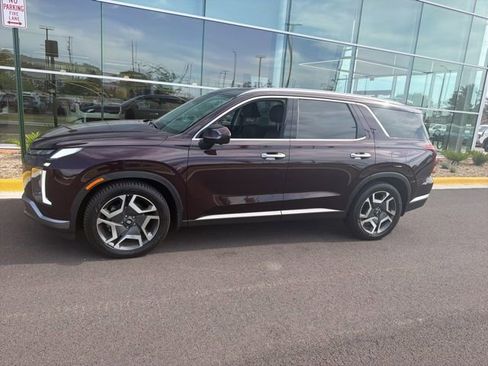 Used 2023 Hyundai Palisade Limited AWD/4WD image 2