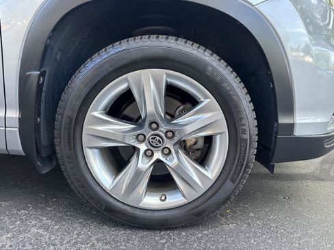 Used 2016 Toyota Highlander Limited Platinum AWD/4WD image 7