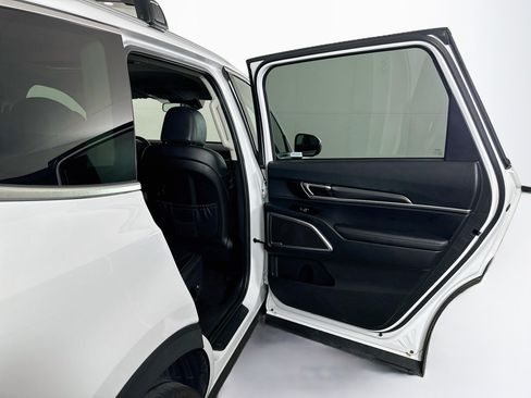 Used 2025 Kia Telluride S AWD/4WD image 34