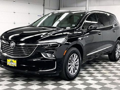 Used 2023 Buick Enclave Essence image 10