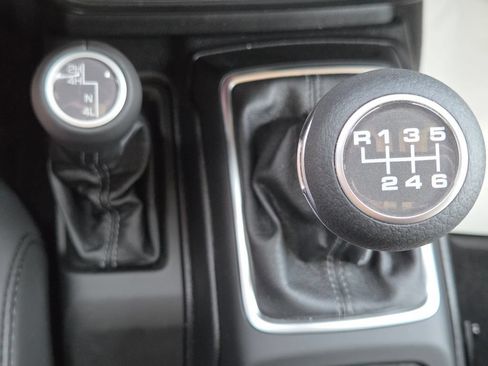 Used 2026 Jeep Wrangler Rubicon AWD/4WD image 9