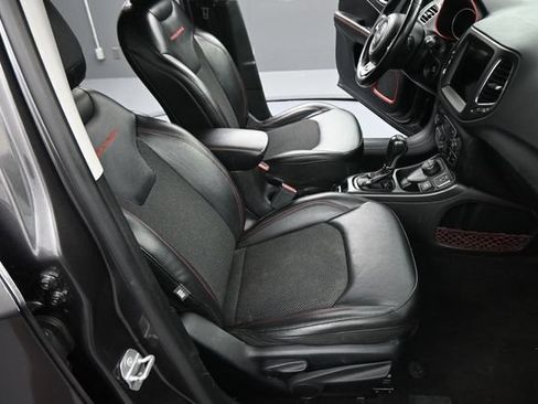 Used 2019 Jeep Compass Trailhawk AWD/4WD image 14