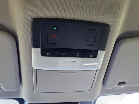 Used 2025 Nissan Rogue SV FWD image 25