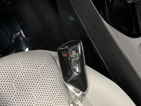 Used 2021 Volkswagen ID.4 Pro S image 28